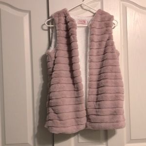 NEVER WORN! Super soft, warm, mauve colored vest
